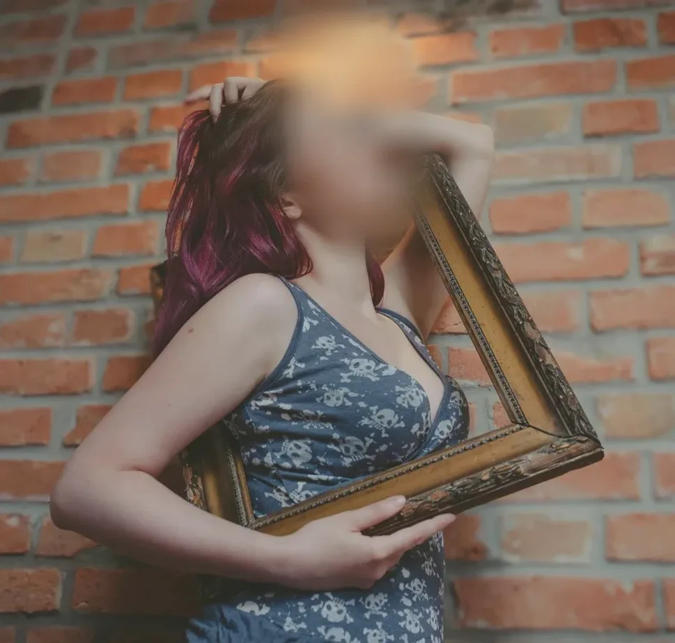 Antonia, 32