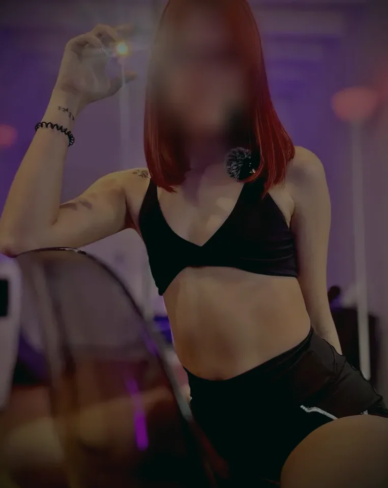 Bettina, 28
