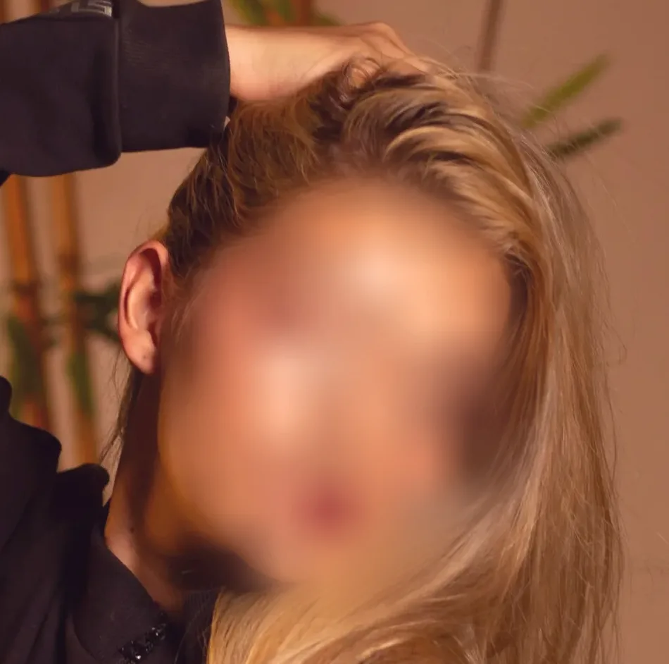 Celine, 25