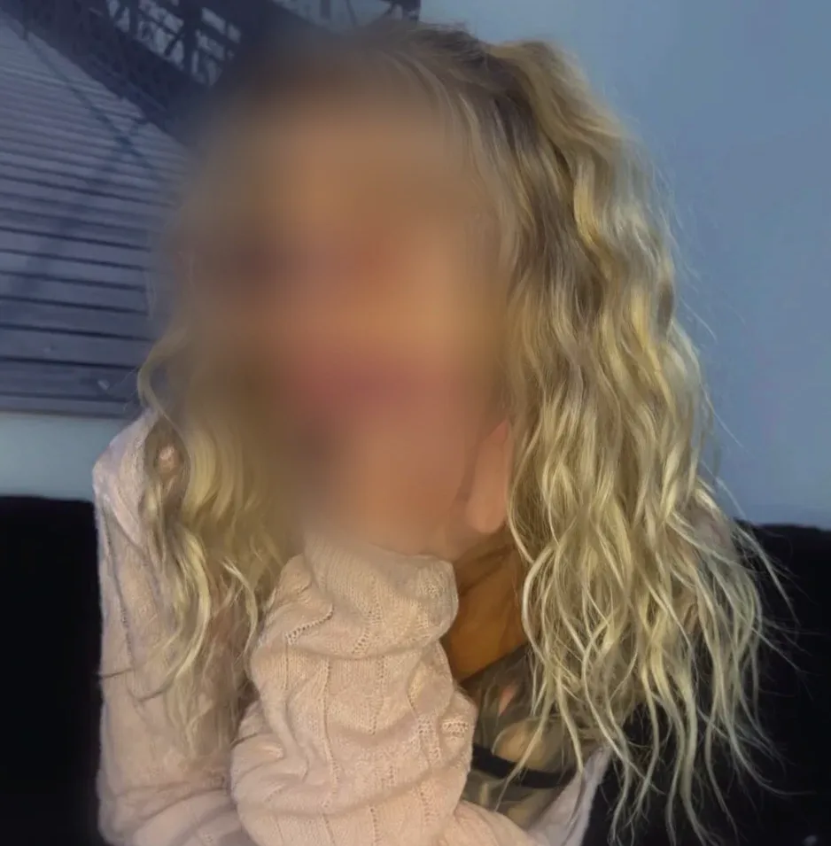 Corinna, 23