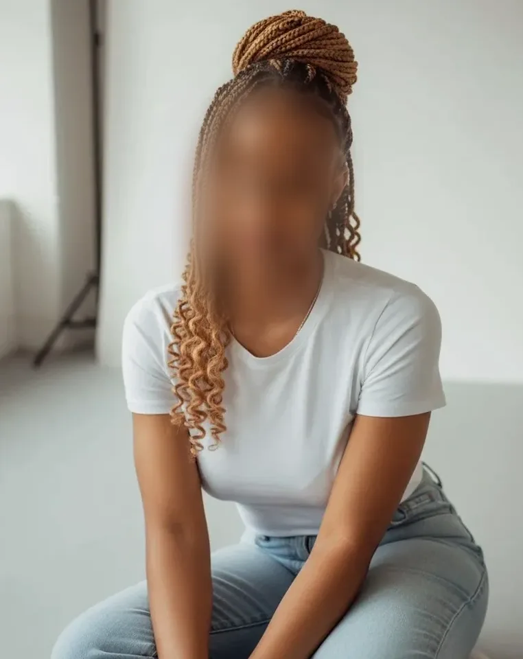 Ivona, 28