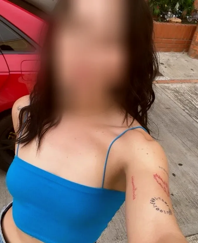 Larissa, 23