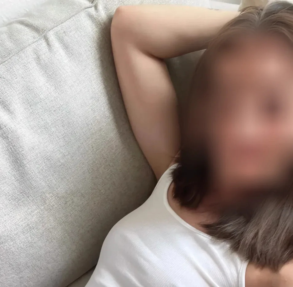 Larissa, 27