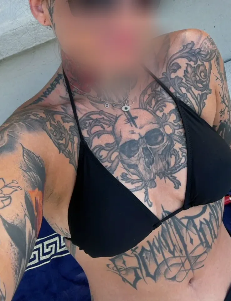 Silvia, 32
