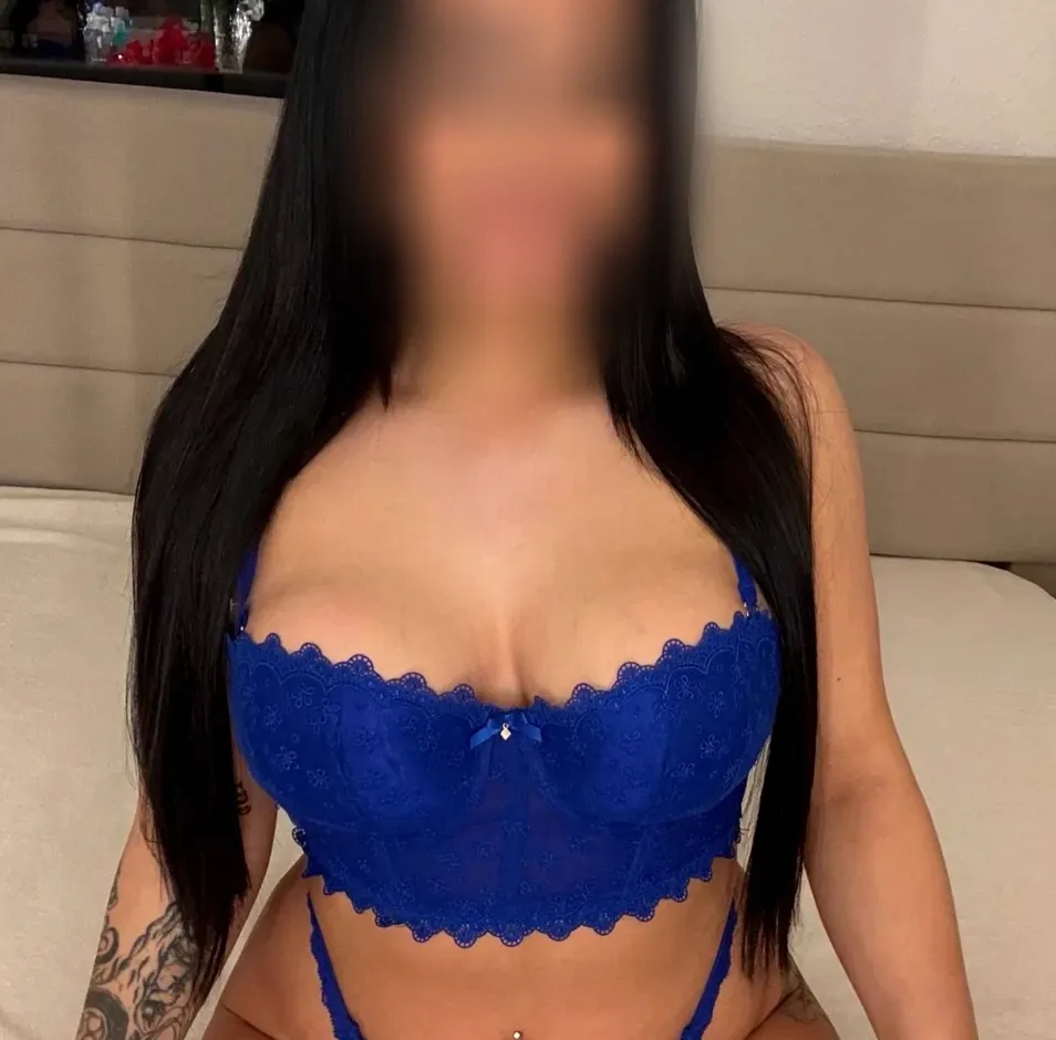 Silvia, 24